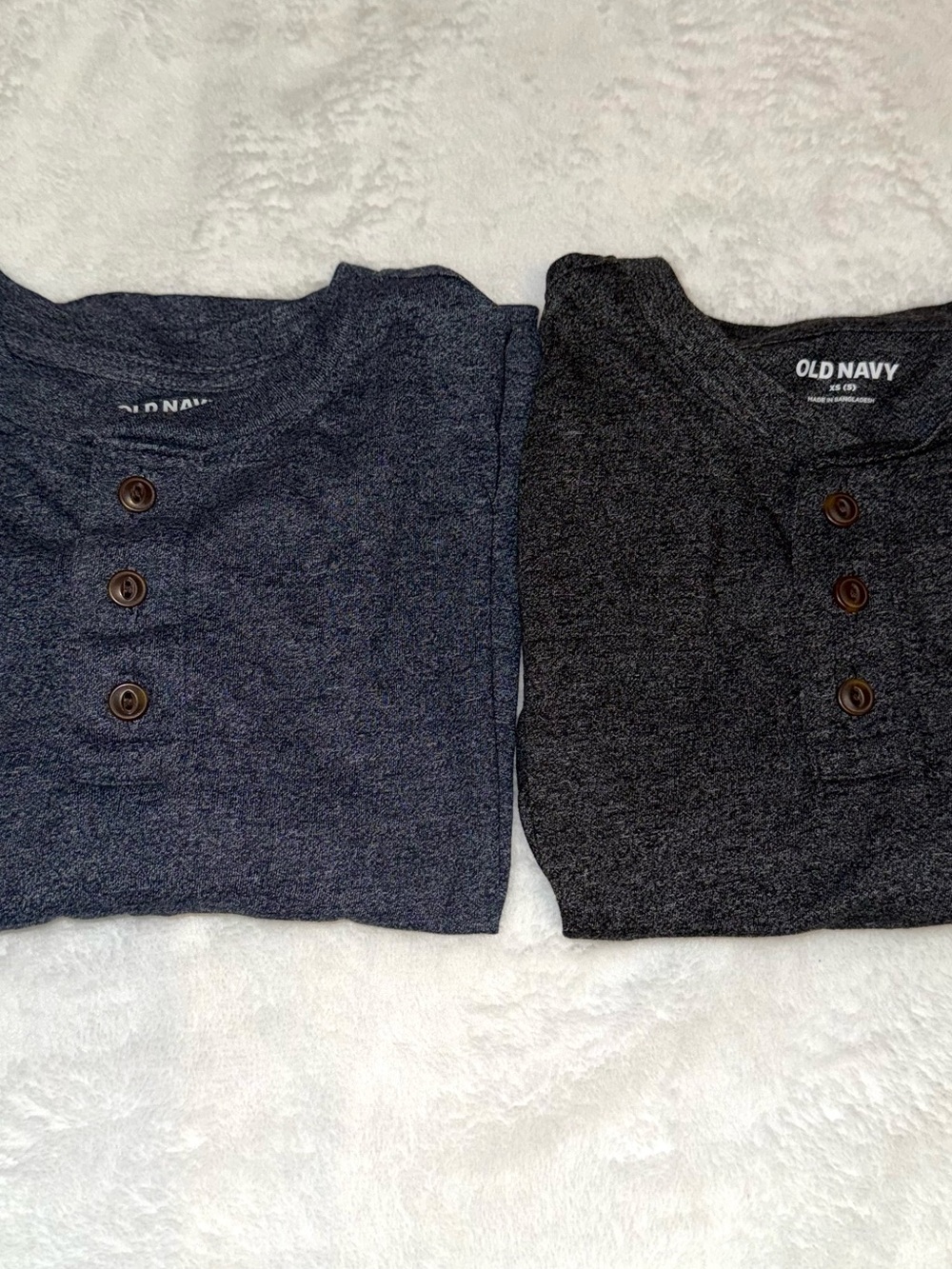 Boys Old Navy Long-Sleeve Henley Tops in Navy and Charcoal (2) size XS size 5
